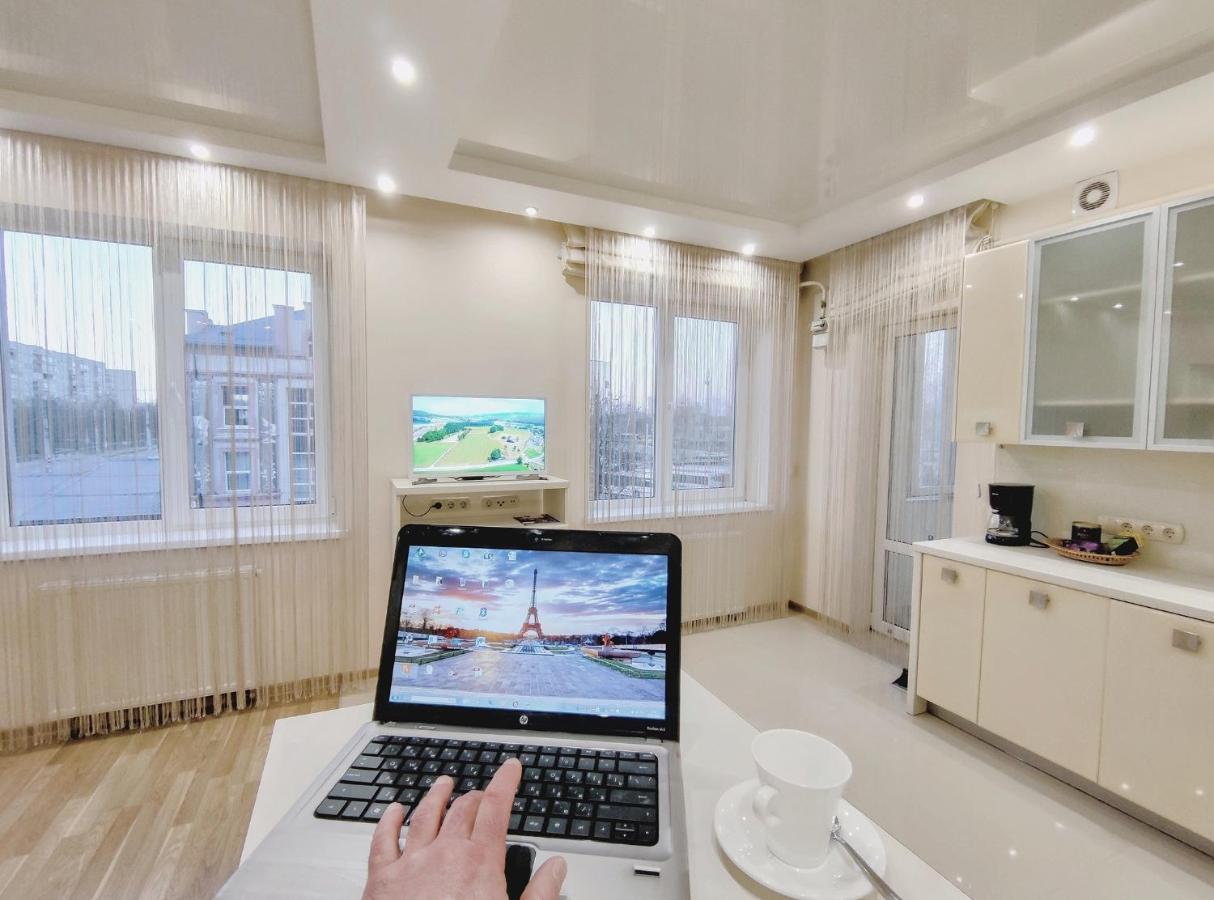 Positive Apartment Lviv Ngoại thất bức ảnh