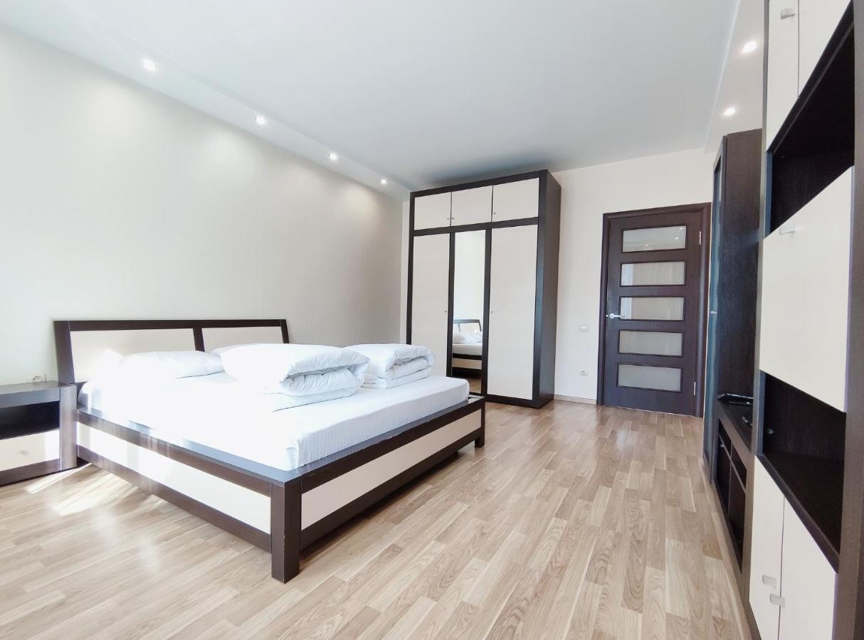 Positive Apartment Lviv Ngoại thất bức ảnh