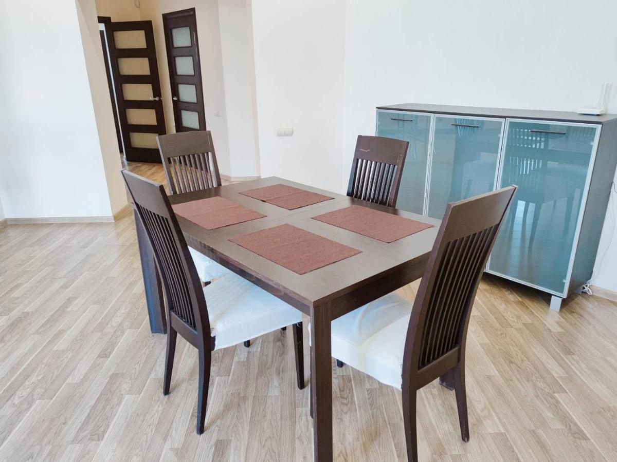 Positive Apartment Lviv Ngoại thất bức ảnh